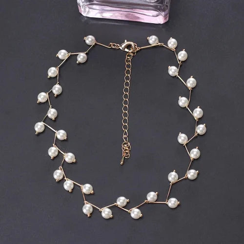 Beautiful pearl choker